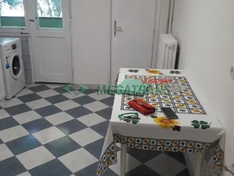 Izdavanje, trosoban stan, 100m², Centar, Novi Sad - image 12