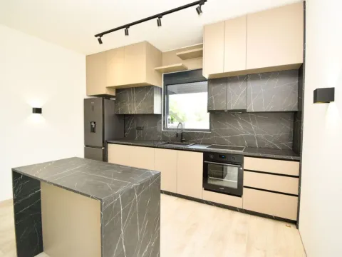 Prodaja, kuća, 154m², Dahna, Podgorica - image 11