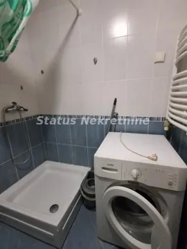 Kupatilo sa tuš kabinom i veš mašinom. - image 8