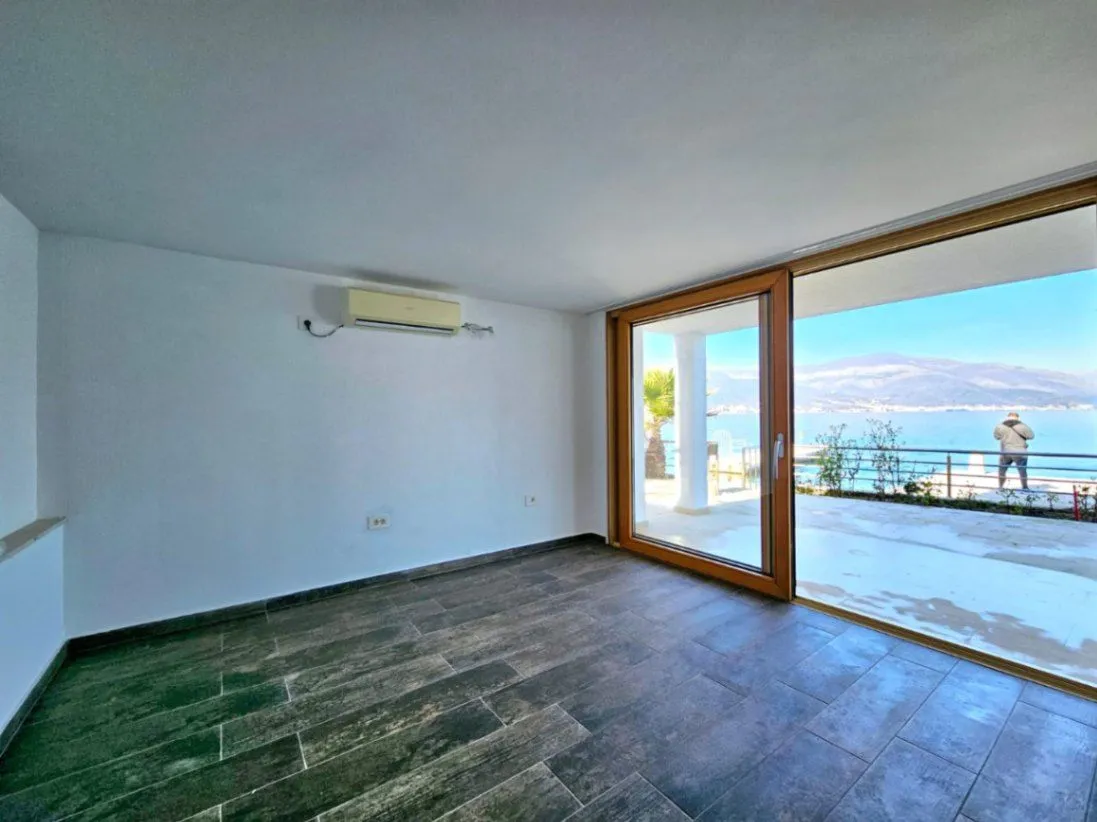 Prodaja, kuća, 250m², Krašići, Tivat