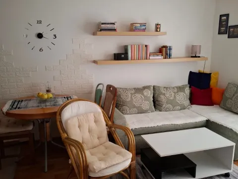 Rent, one bedroom apartment, 35m², Lazi, Budva - image 2