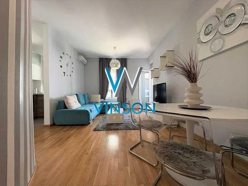 Izdavanje, trosoban stan, 57m², Centar, Novi Sad
