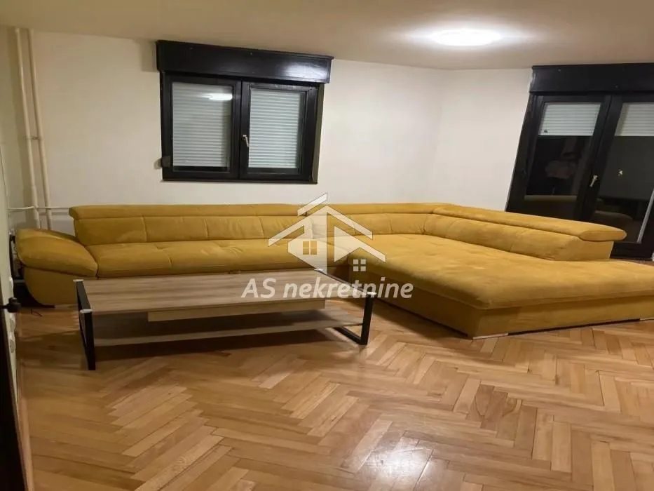 Izdavanje, trosoban stan, 92m², Zemun Save Kovačevića, Zemun Sve Podlokacije