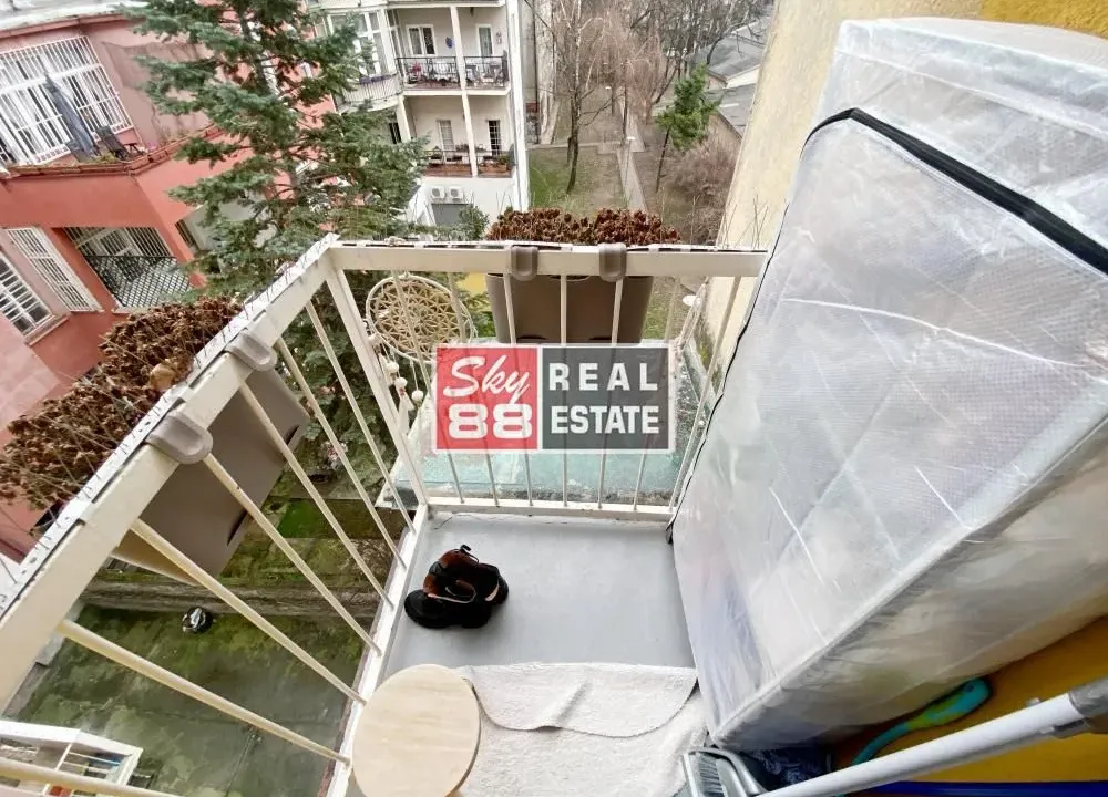 Sale, two bedroom apartment, 40m², Kalenić Pijaca, Vračar Sve Podlokacije