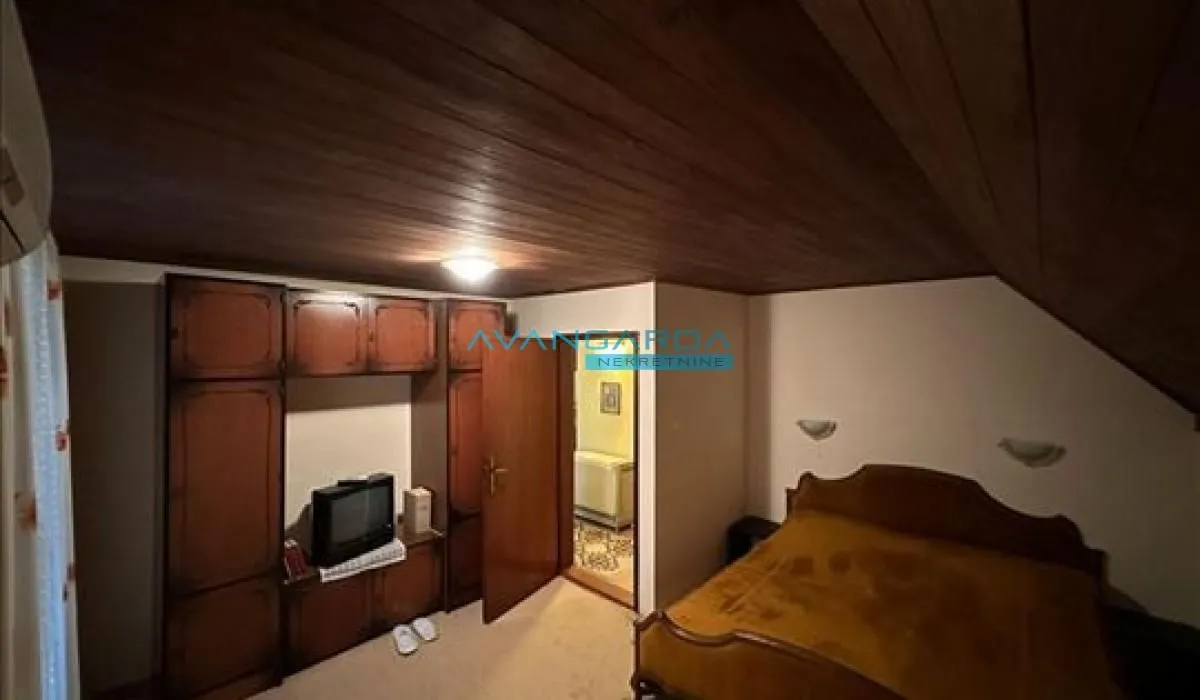 Izdavanje, stan, 250m², Sopot, Beograd