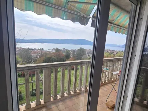 Rent, two bedroom apartment, 80m², Tivat, Crna Gora - image 5