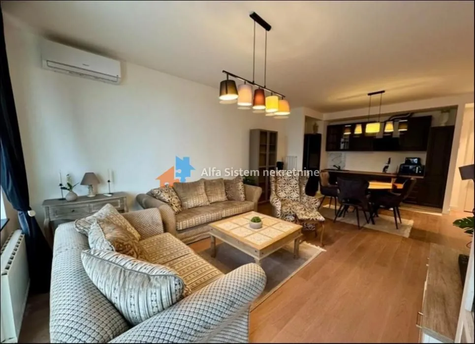 Izdavanje, trosoban stan, 86m², Savski Venac, Beograd