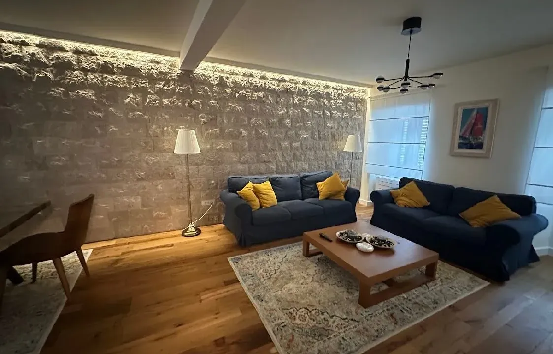 Rent, two bedroom apartment, 80m², Stari Grad, Budva