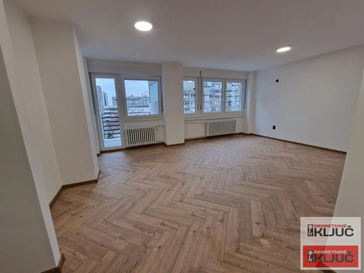 Prodaja, trosoban stan, 73m², Bulevar Oslobodjenja, Novi Sad Sve Podlokacije