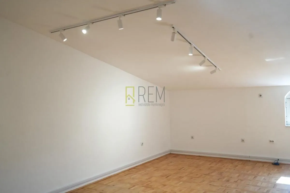 Rent, office space, 174m², Centar, Podgorica