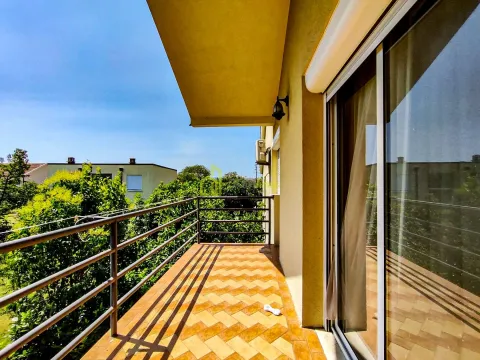 Izdavanje, kuća, 250m², Donja Gorica, Podgorica - image 23