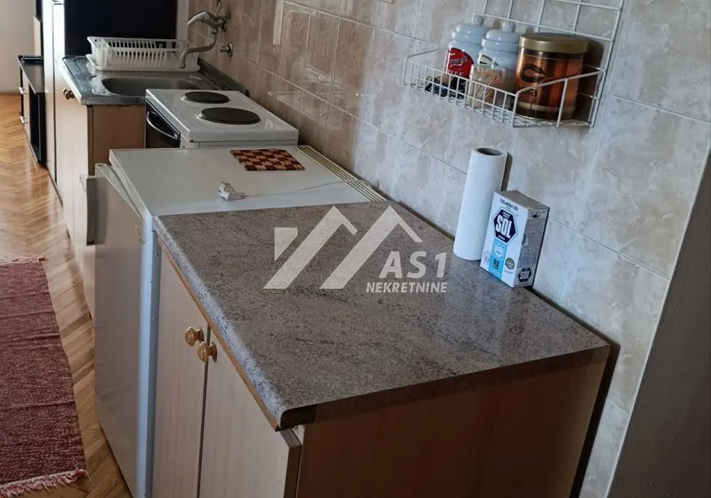Izdavanje, jednosoban stan, 31m², Bulevar Oslobodjenja, Novi Sad Sve Podlokacije