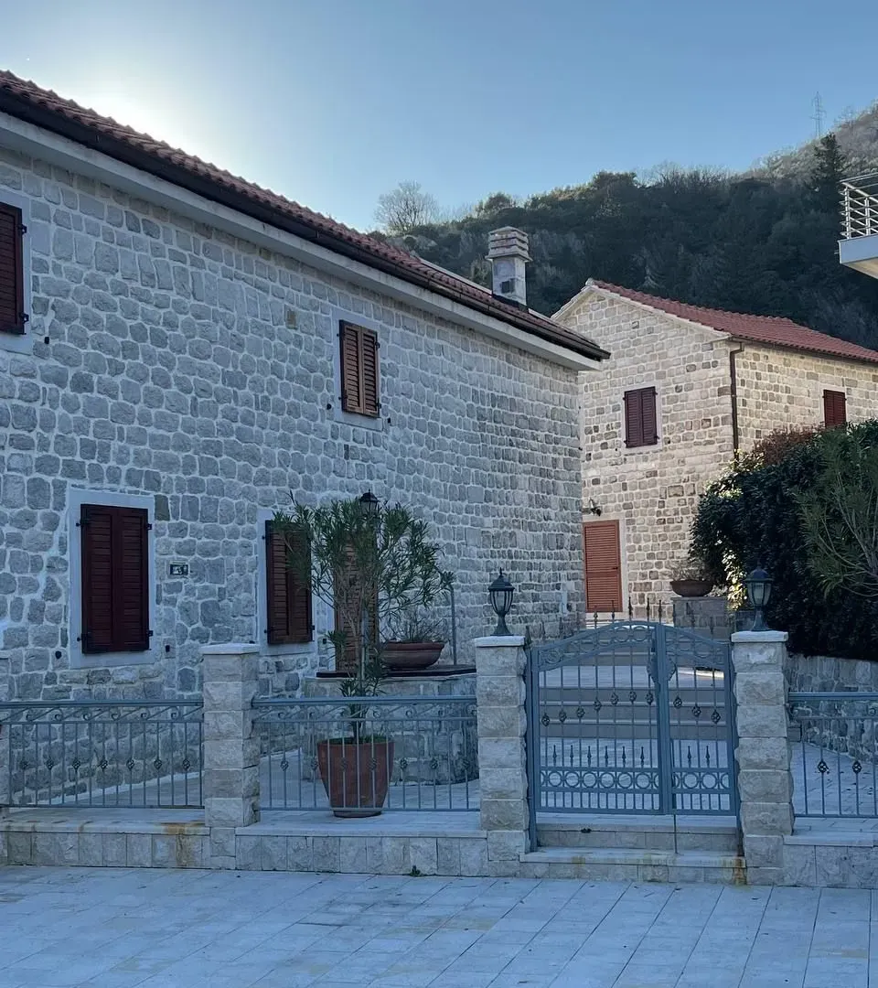 Prodaja, kuća, 500m², Herceg Novi, Crna Gora