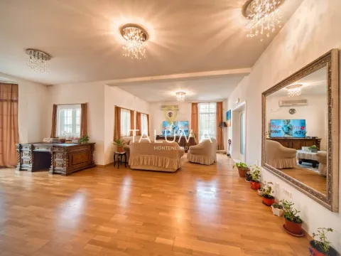 Prodaja, kuća, 560m², Begovina, Danilovgrad - image 7