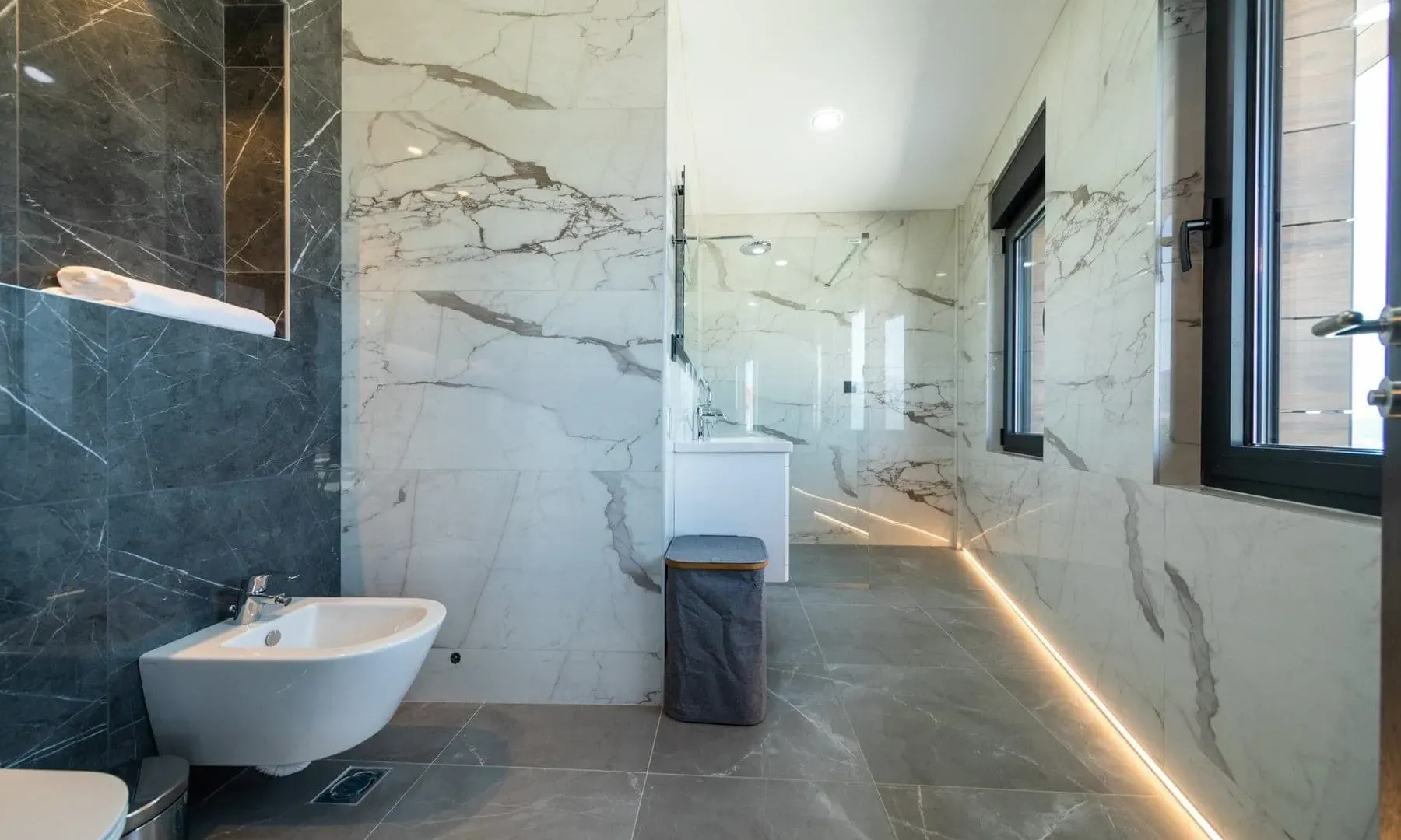 Prodaja, kuća, 311m², Marići, Tivat
