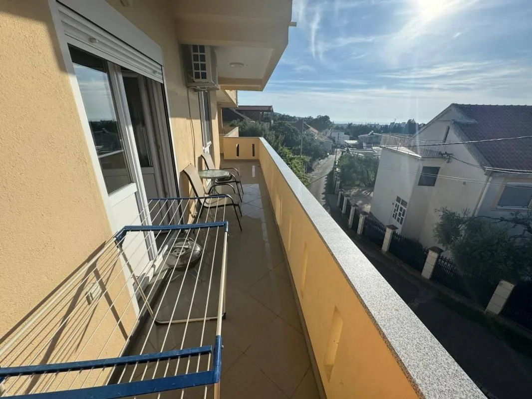 Rent, two bedroom apartment, 80m², Bjeliši, Bar