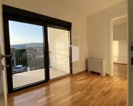 Sale, house, 400m², Tološi, Podgorica - image 16