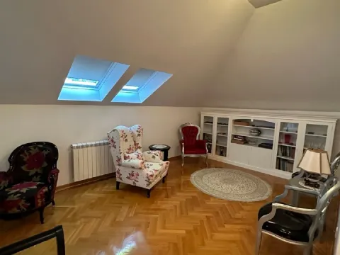 Prodaja, kuća, 250m², Altina, Beograd - image 11