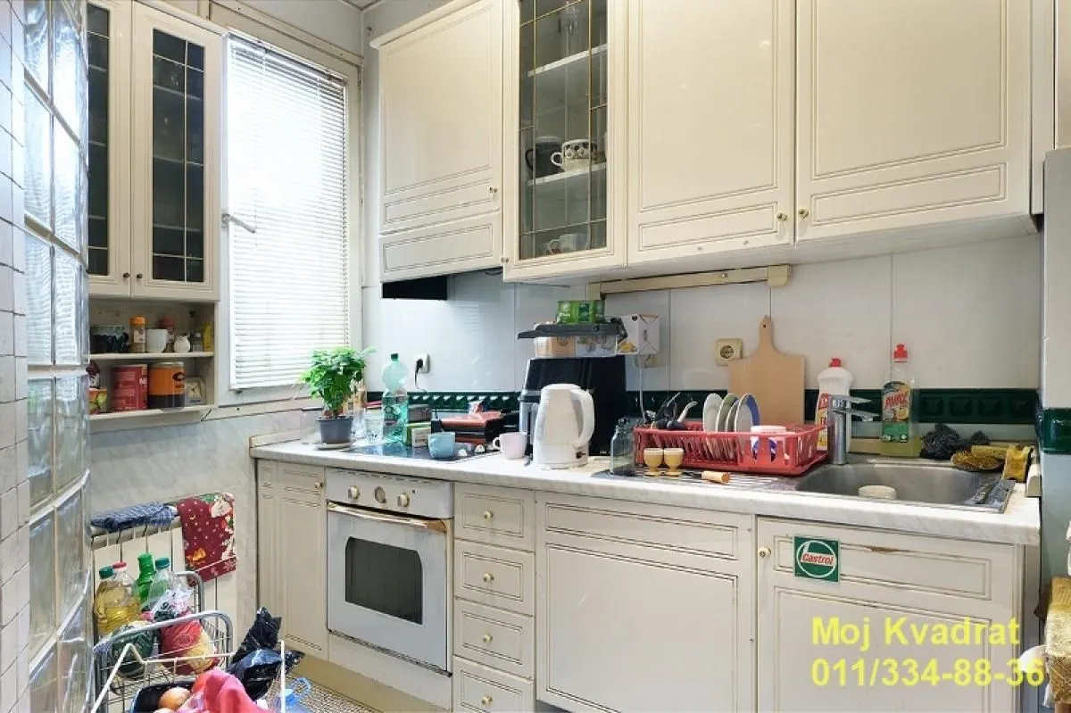 Prodaja, trosoban stan, 76m², Vračar Sve Podlokacije, Beograd