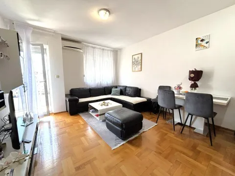 Prodaja, jednosoban stan, 43m², Stari Aerodrom, Podgorica - image 3