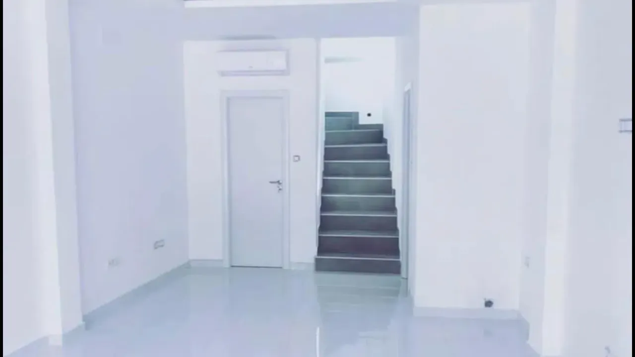 Izdavanje, poslovni prostor, 65m², Centar, Podgorica