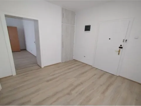 Izdavanje, jednosoban stan, 57m², Centar, Niš - image 7