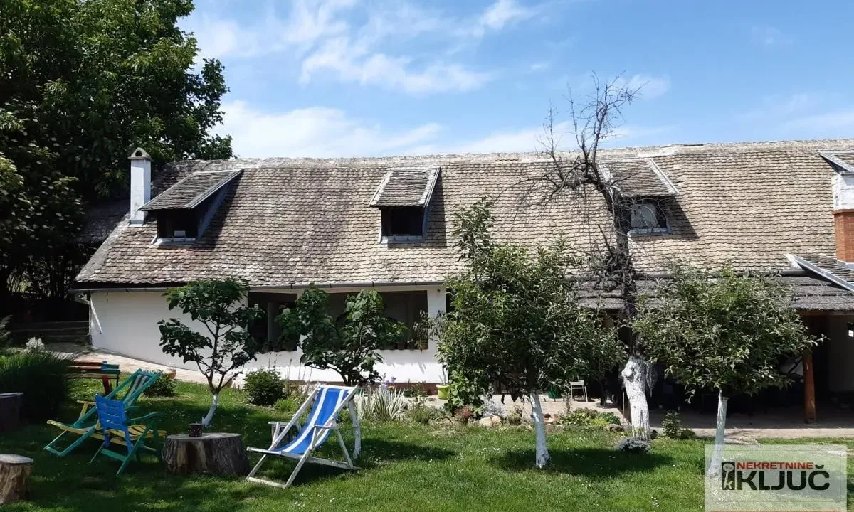 Prodaja, kuća, 334m², Beočin, Srbija