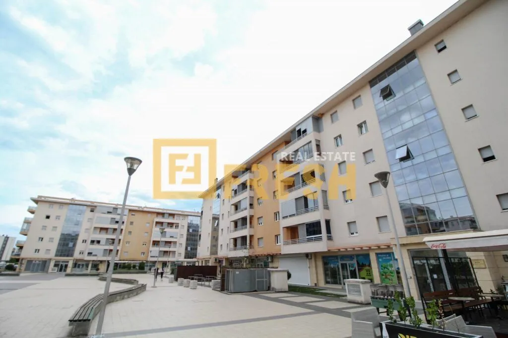 Izdavanje, dvosoban stan, 74m², City Kvart, Podgorica
