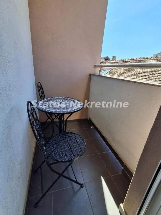 Izdavanje, garsonjera, 24m², Centar, Novi Sad