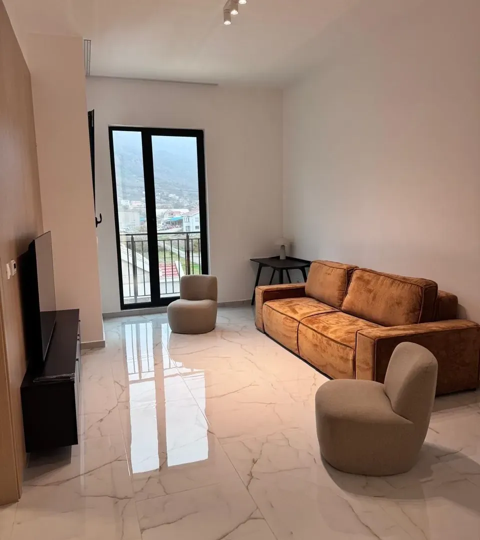 Rent, one bedroom apartment, 61m², Lastva Grbaljska, Kotor