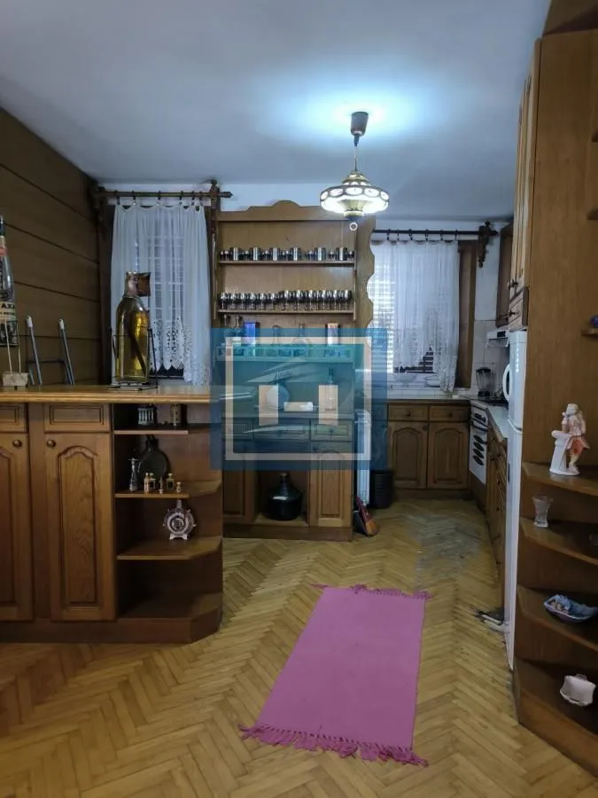 Rent, house, 238m², Ćuprija, Srbija