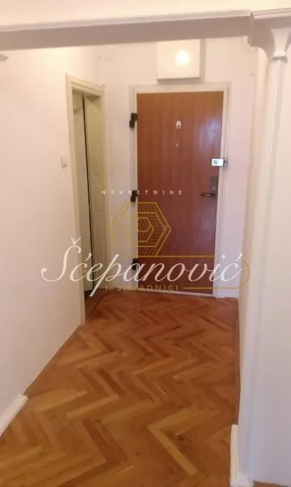 Prodaja, četvorosoban stan, 104m², Centar, Novi Sad