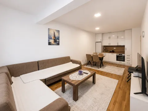 Rent, two bedroom apartment, 65m², Stari Aerodrom, Podgorica - image 2