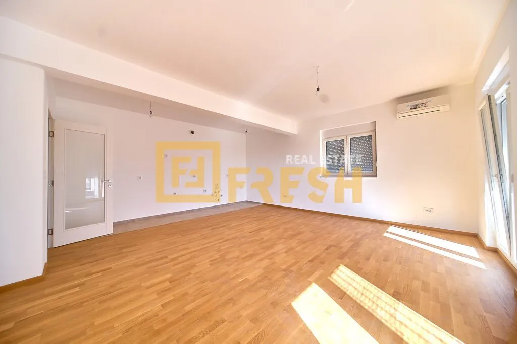 Prodaja, trosoban stan, 104m², Stari Aerodrom, Podgorica