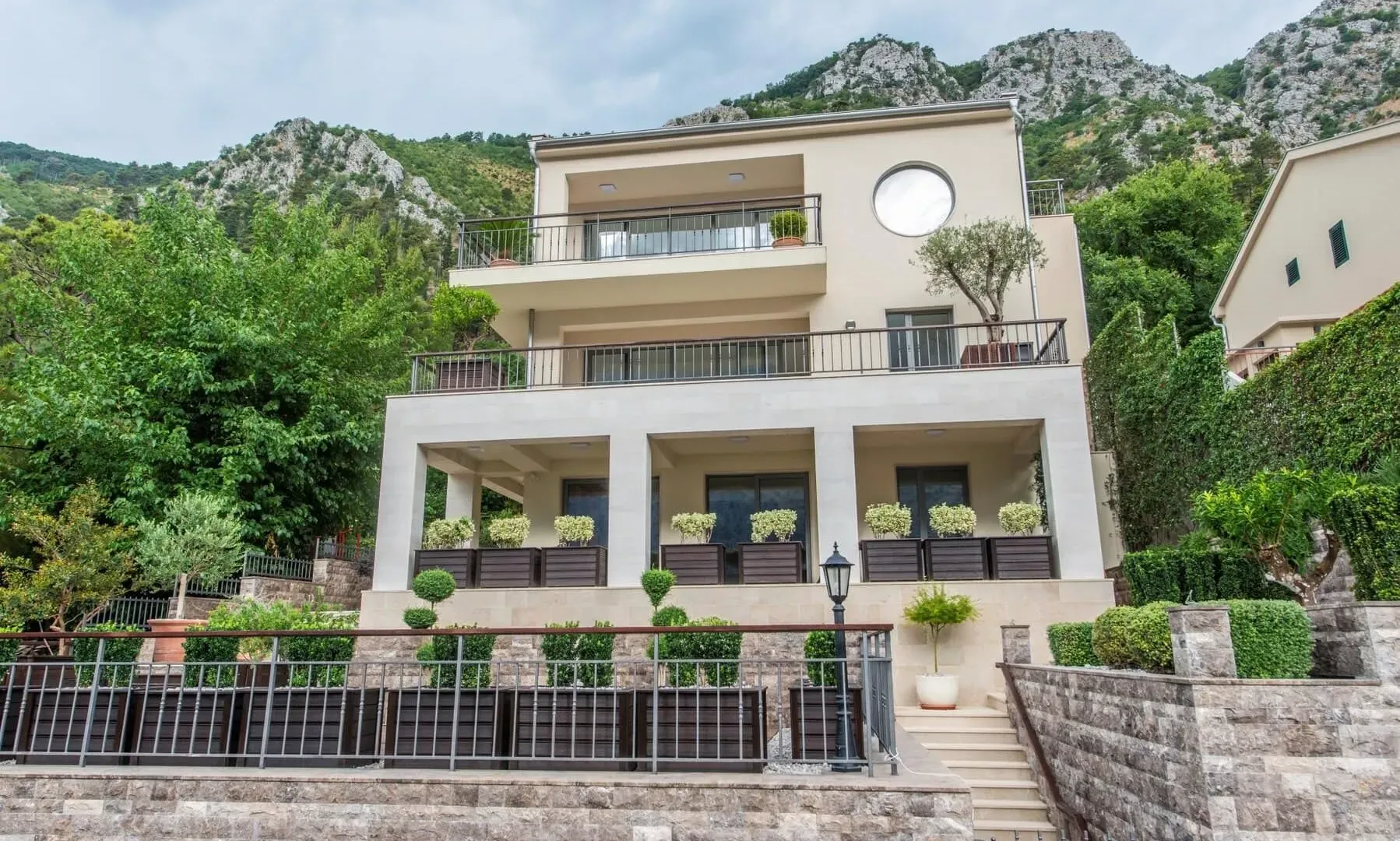 Sale, apartment, 510m², Muo, Kotor