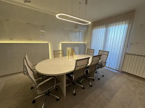 Rent, office space, 45m², Bulevar Evrope, Novi Sad Sve Podlokacije - image 2