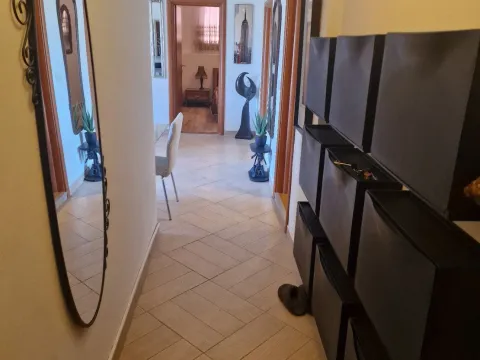 Rent, two bedroom apartment, 75m², Budva, Crna Gora - image 22