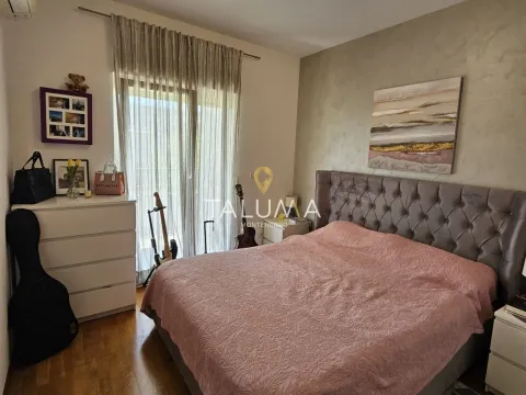 Sale, two bedroom apartment, 75m², City Kvart, Podgorica - image 6