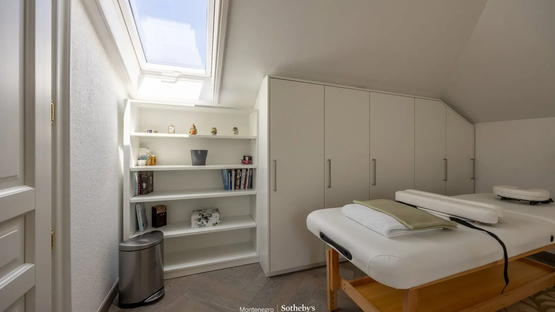 Rent, house, 587m², Dobrota, Kotor
