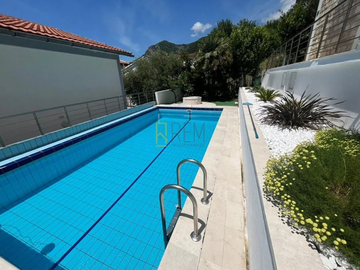 Sale, house, 150m², Centar, Budva