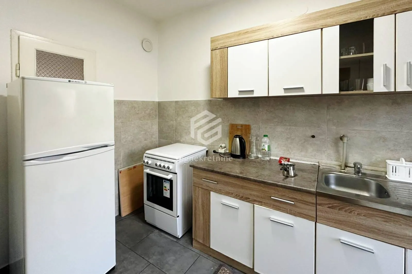 Rent, three bedroom apartment, 100m², Zagorič, Podgorica