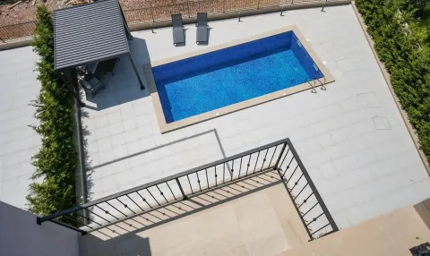 Daily-rent, house, 223m², Reževići, Budva - image 8