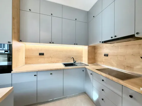 Prodaja, dvosoban stan, 72m², New City, Podgorica - image 9