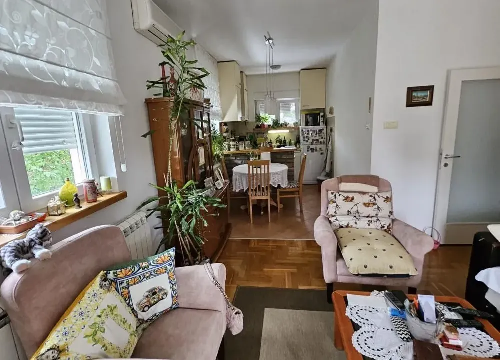 Prodaja, kuća, 117m², Zemun Kalvarija, Zemun Sve Podlokacije