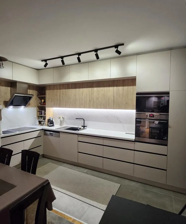 Prodaja, stan, 229m², Telep, Novi Sad Sve Podlokacije