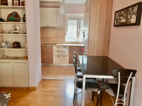 Rent, two bedroom apartment, 70m², Lazi, Budva - image 8