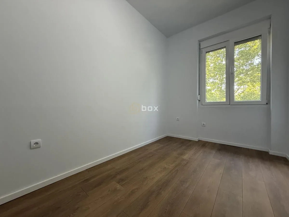 Prodaja, trosoban stan, 71m², Pantelej, Niš
