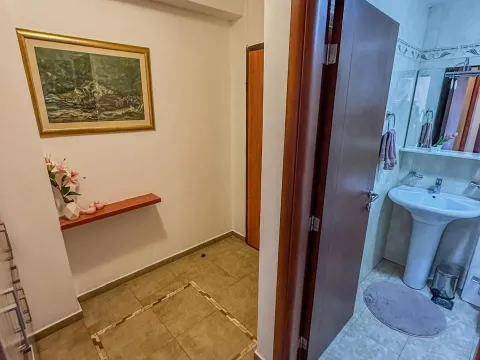 Izdavanje, jednosoban stan, 52m², Preko Morače, Podgorica - image 19