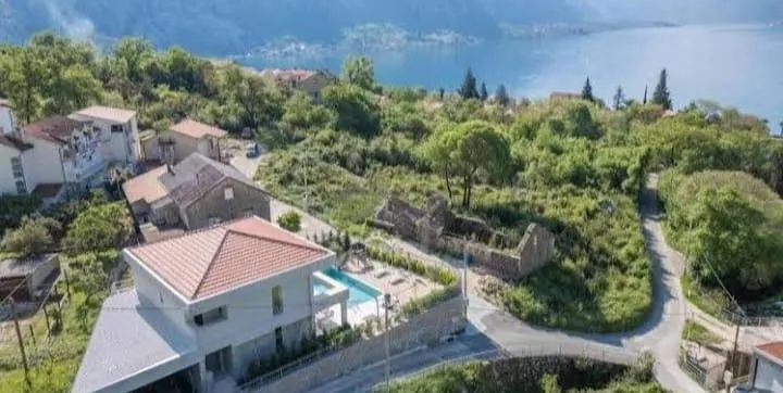 Prodaja, kuća, 250m², Orahovac, Kotor