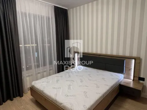 Izdavanje, trosoban stan, 89m², Savski Venac, Beograd - image 2